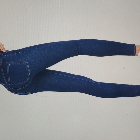 Madewell Denim - Madewell women's Curvy high-rise skinny jeans 31 tall